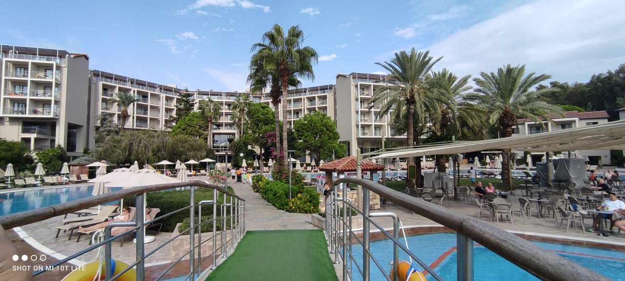 Pool Arum Barut Collection