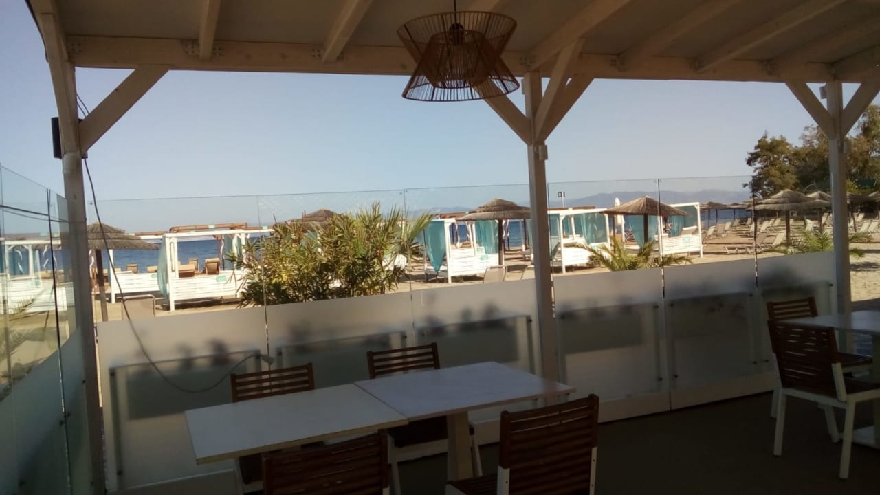 Strand Alea Hotel & Suites