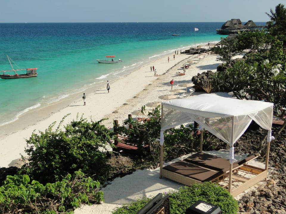 Strand nach rechts Hotel Riu Palace Zanzibar