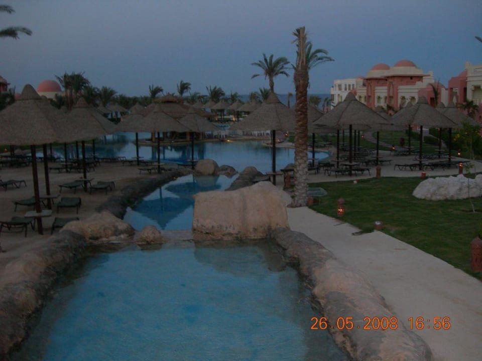 Basen o zmroku Serenity Alpha Beach