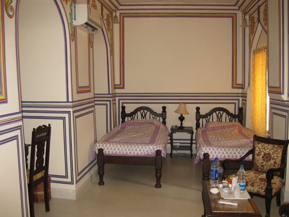 Eins der unterschiedlichen Zimmer Hotel Nimaj Palace