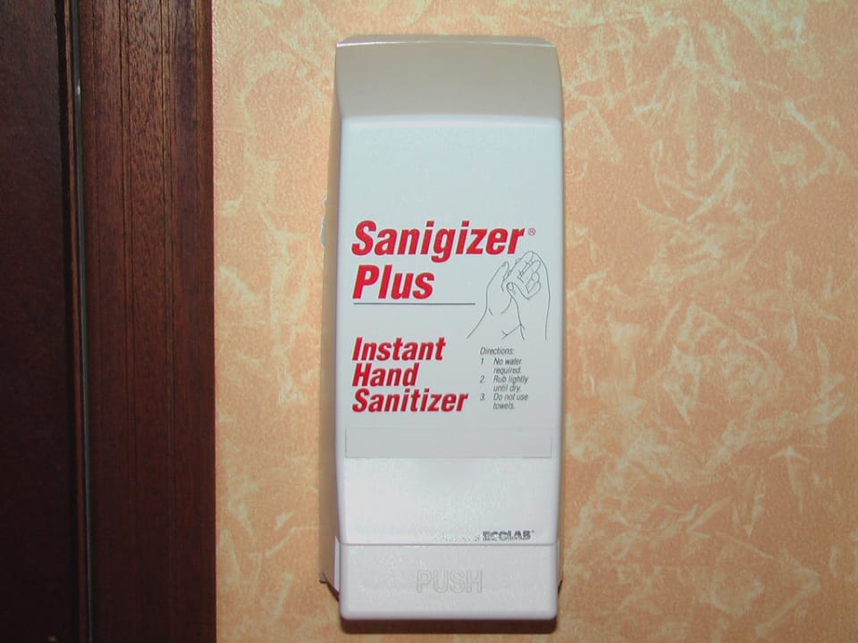 Reinigungsmittel ala Sacrotan ( WC) Hotel Le Meridien Al Aqah Beach Resort