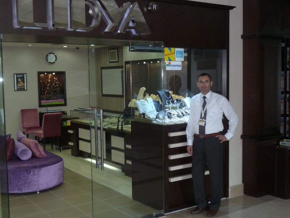 Dr.Schmuck Alba Queen Hotel