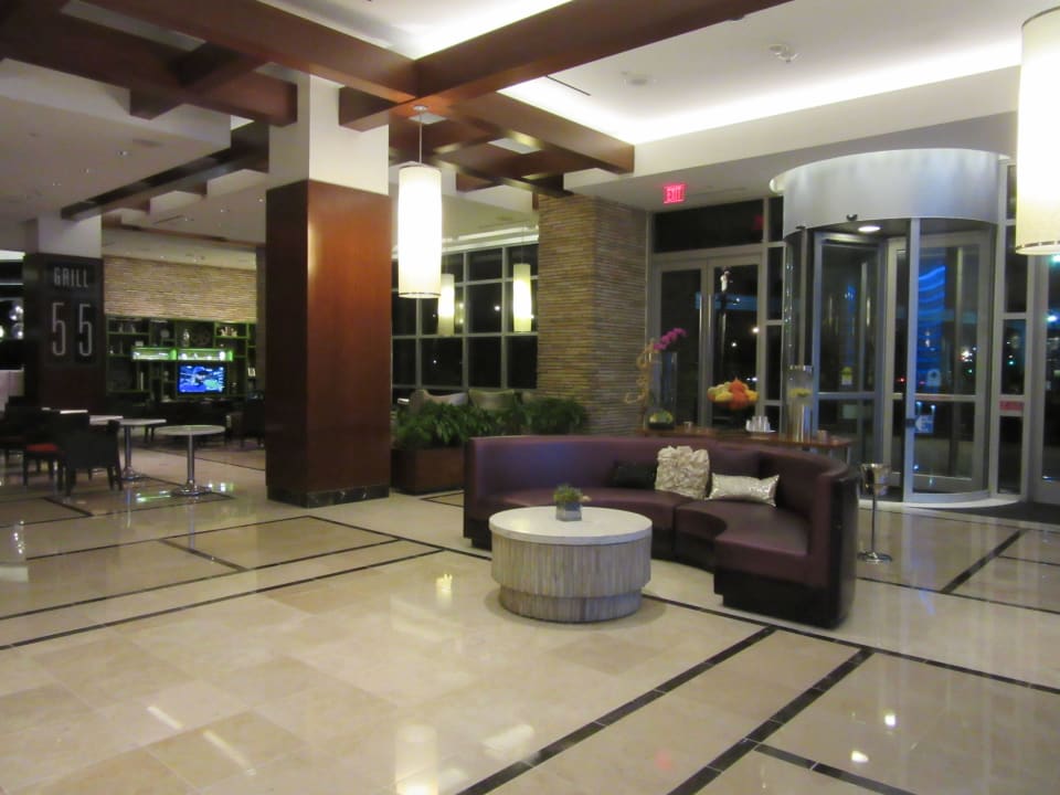 Lobby Hotel Renaissance by Marriott Las Vegas