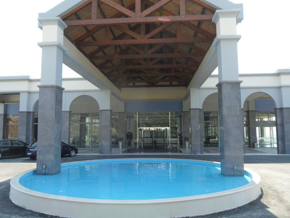 Haupteingang Atrium Platinum Luxury Resort Hotel & Spa