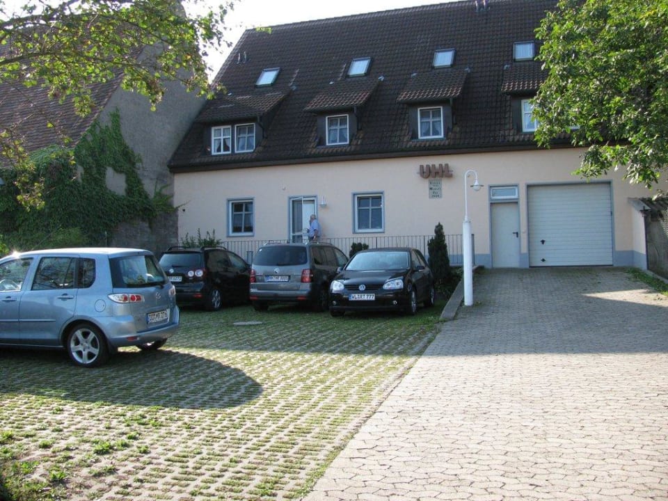 Hof-Parkplatz Gasthaus Zur Krone Leuzenbronn