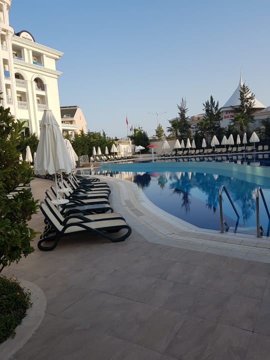 Pool Well Palace Side