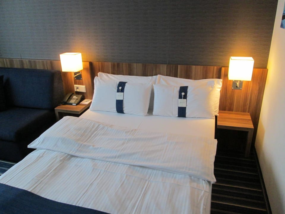 Zimmer Holiday Inn Express Augsburg