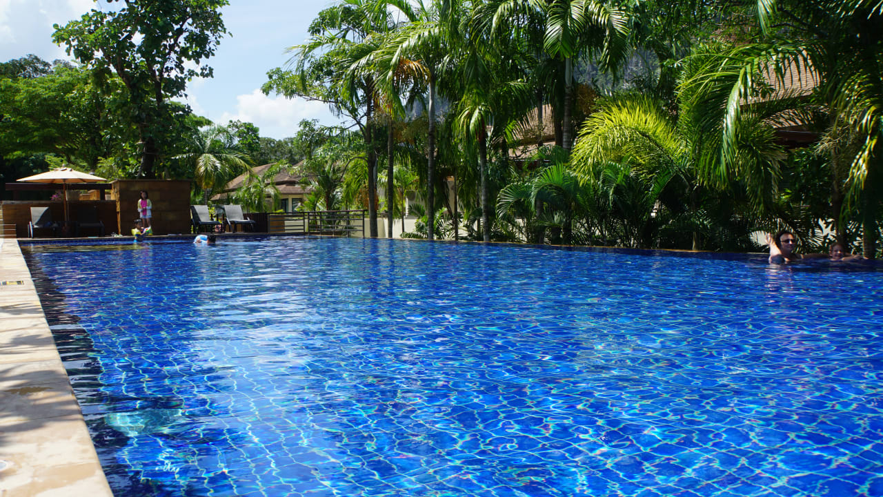 Pool Avani Ao Nang Cliff Krabi Resort