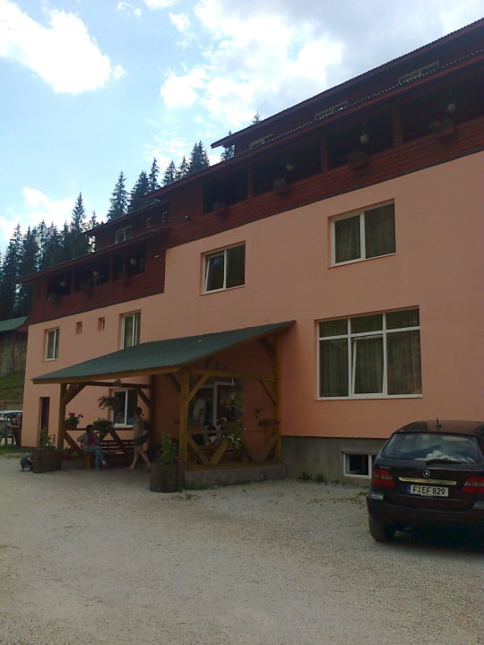 Exterior view Pensiunea Cerbul