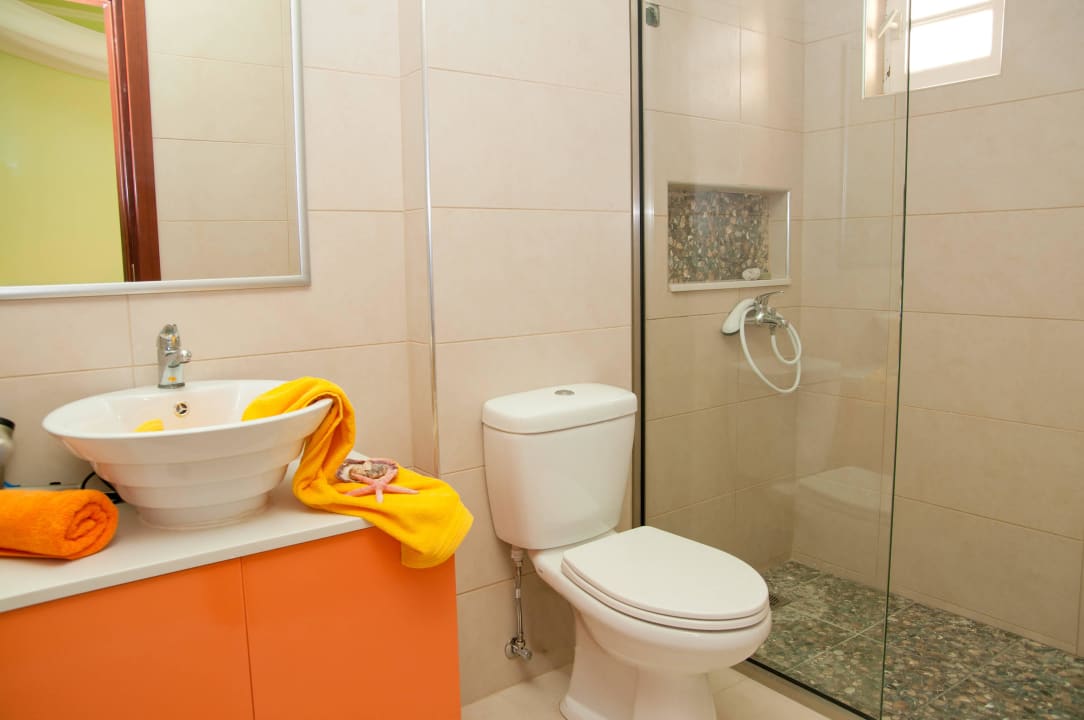 Bathroom Philoxenia Hotel