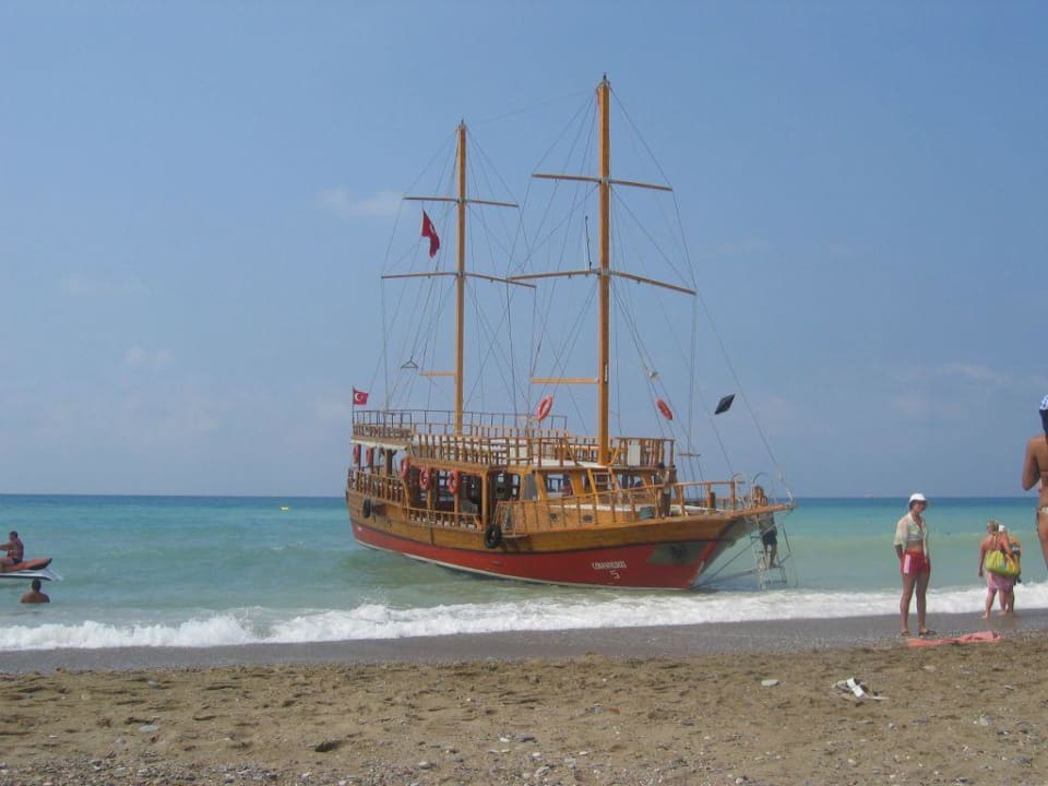 Bateau pirate Hotel Club Nena