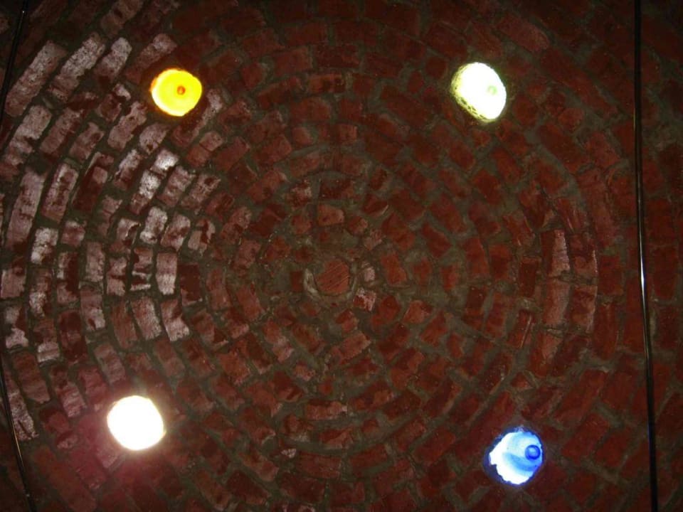 Zimmerdecke innen Hotel Amar Sina