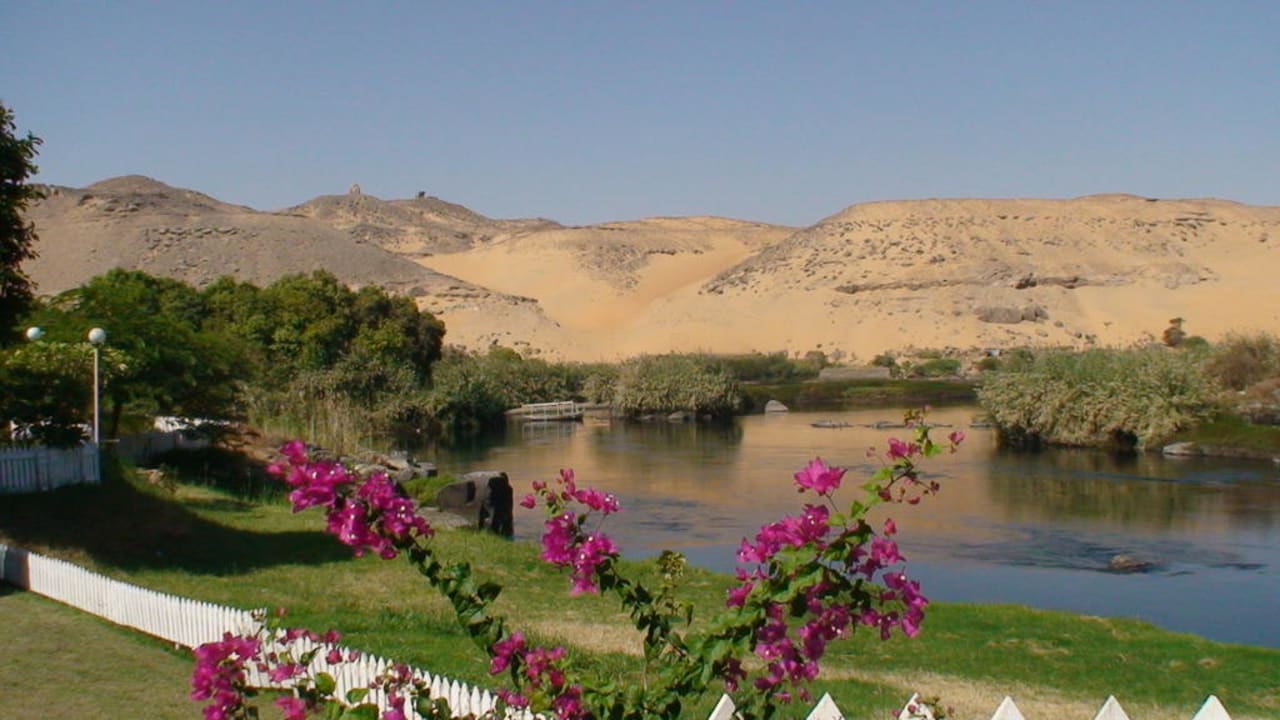 Vue vers l'ouest au nord de l'île Pyramisa Island Hotel Aswan