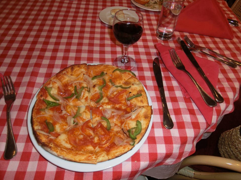 Veg. Pizza im italien. Restaurant Ali Baba Palace Resort