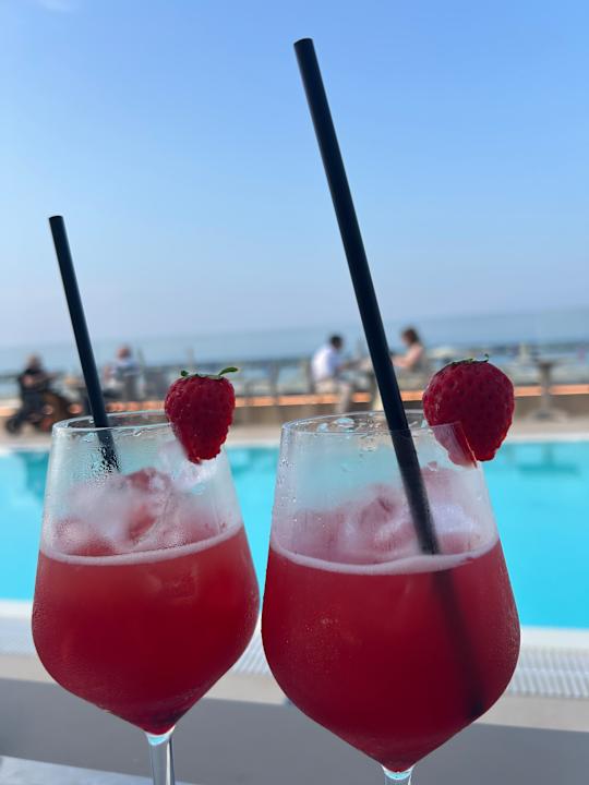 Gastro You & Me Beach Hotel