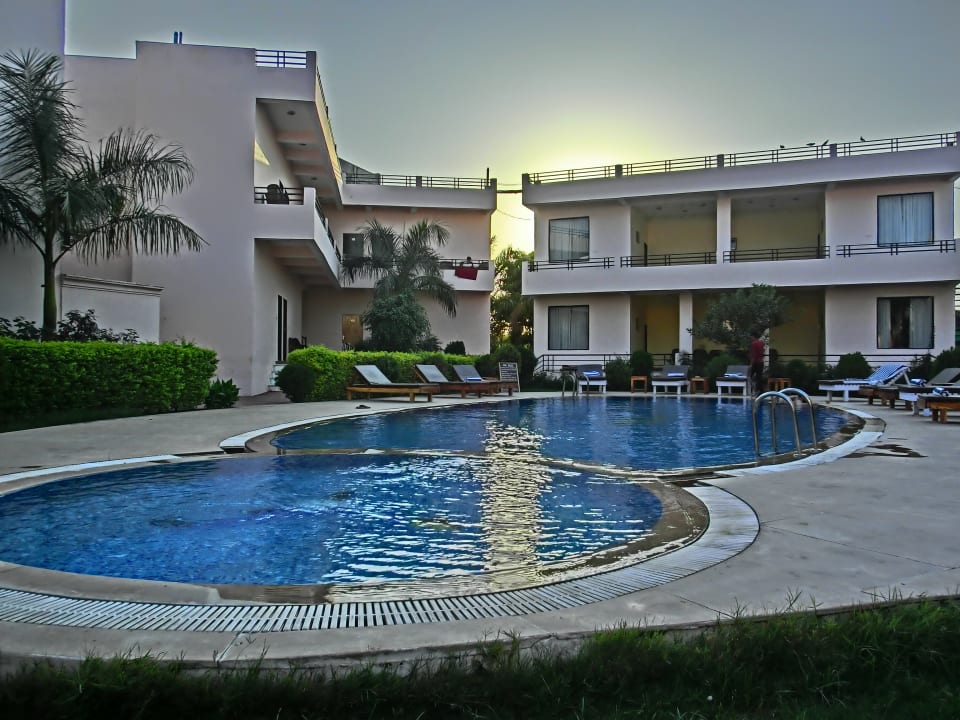 Pool OM Rudrapriya Resort