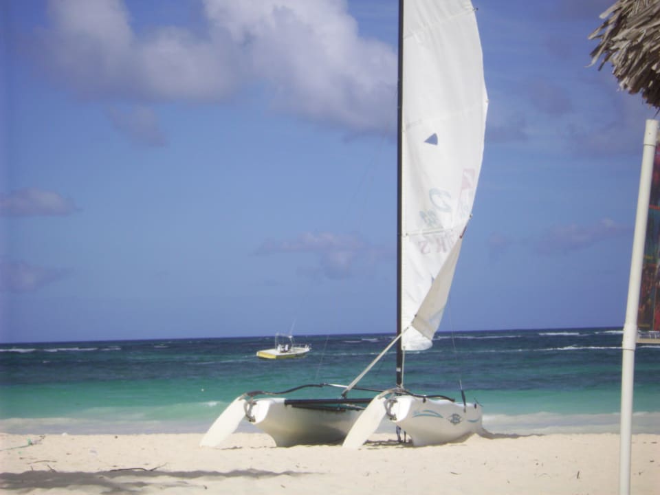 Katamaran am Hotelstrand Punta Cana Princess All Suites Resort & Spa