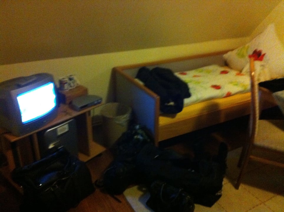 Das ist das Einzelbett im Drei-Bett-Zimmer Gästehaus Meereswoge