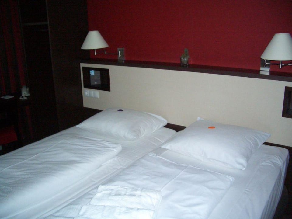 Doppelbett im Zimmer 1306 NH Collection München Bavaria