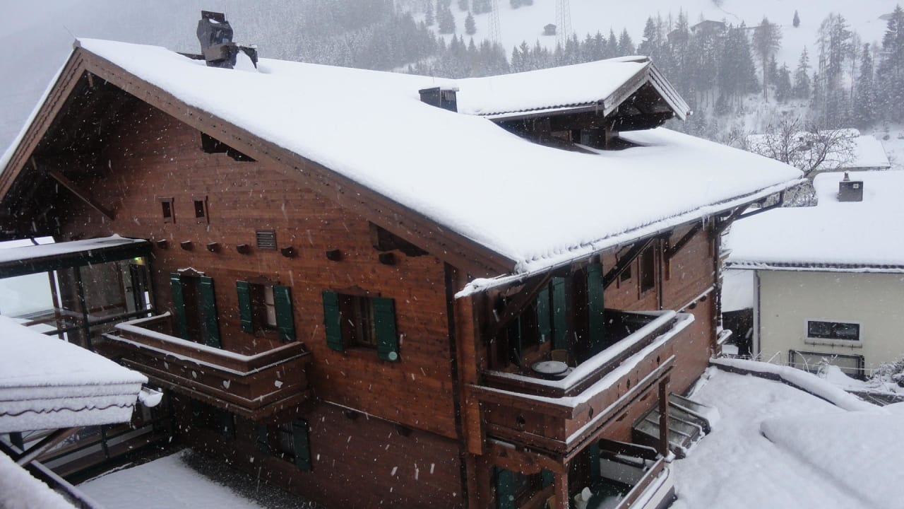 Hinteransicht Kinderhotel Felben