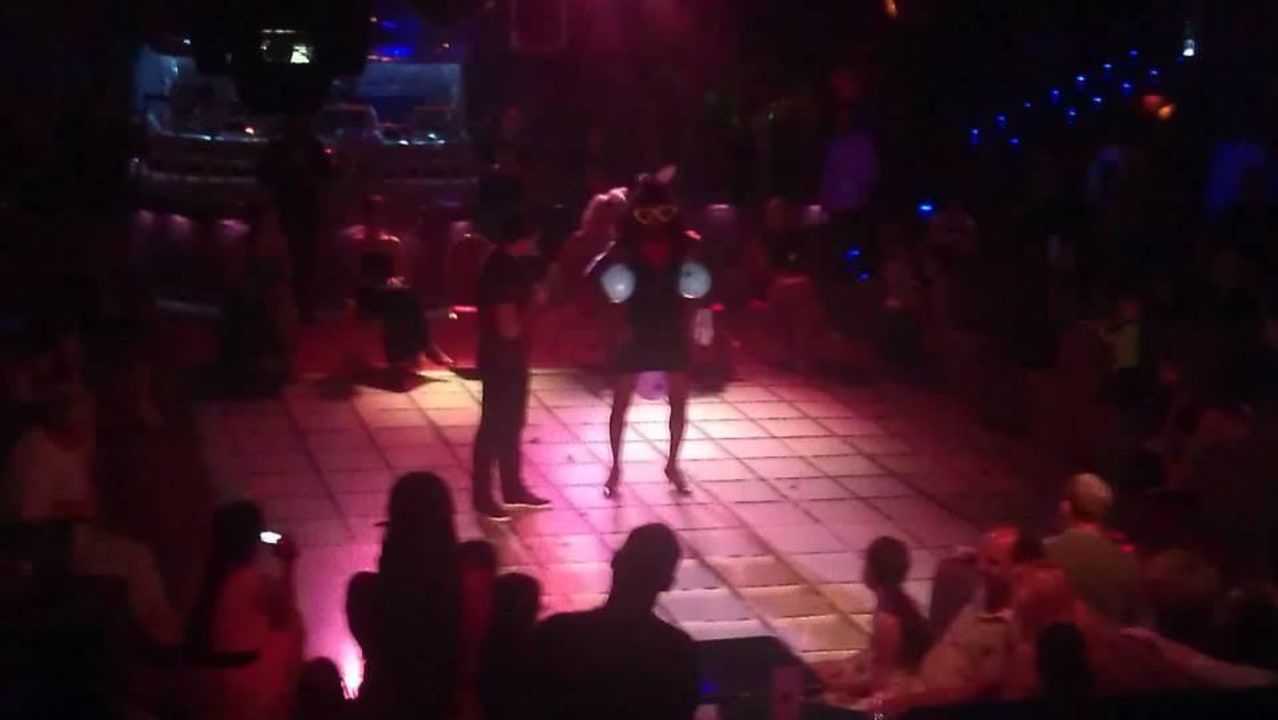 Wieczorne show w dyskotece Titanic Beach Spa & Aqua Park