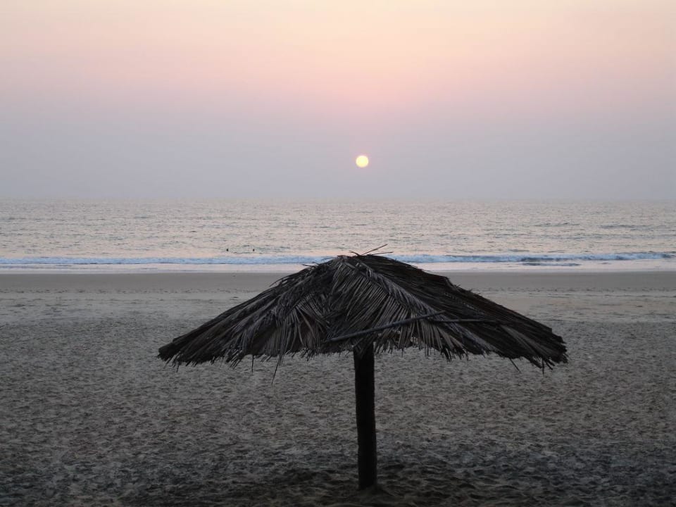 Sonnenuntergang am Strand Hotel Varca Palms Beach