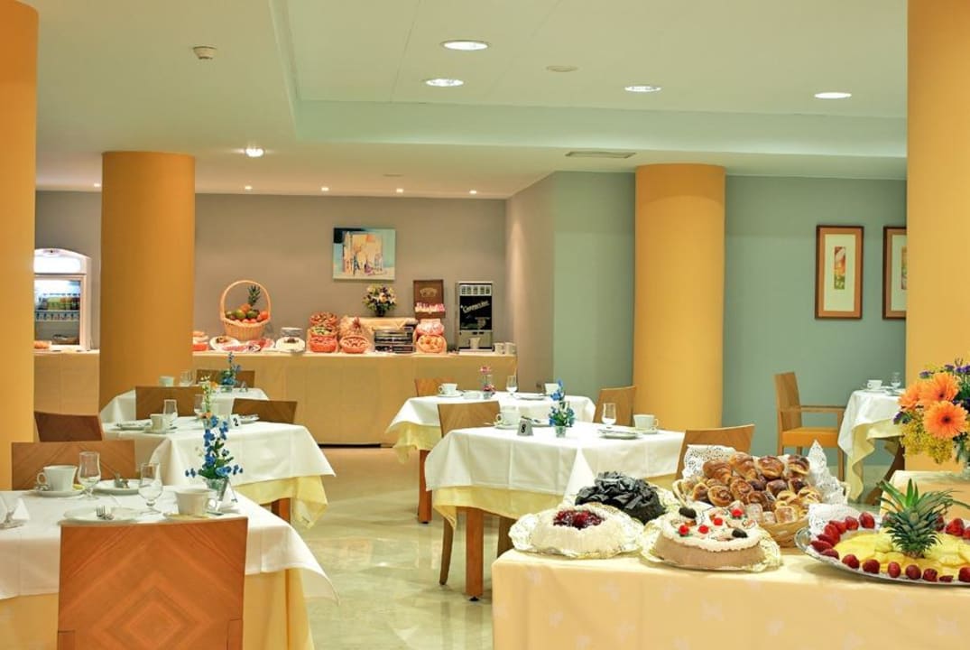 Desayuno buffet ibis Styles Hotel Ramiro I