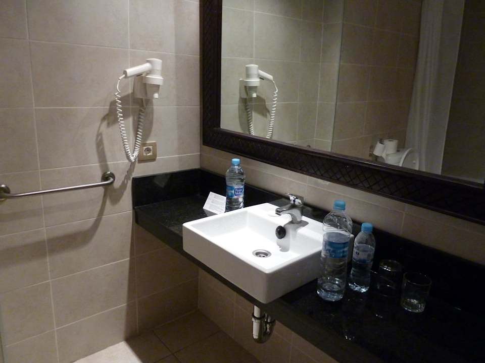 Waschbecken im Badezimmer! FERGUS Style Bahamas