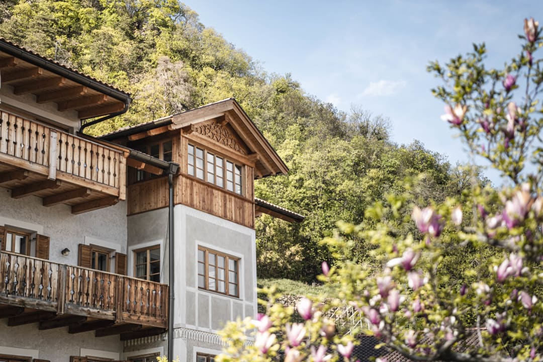 Außenansicht Bauernhof Huber unterm Baum