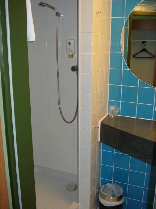 Dusche B&B Hotel Augsburg-Süd