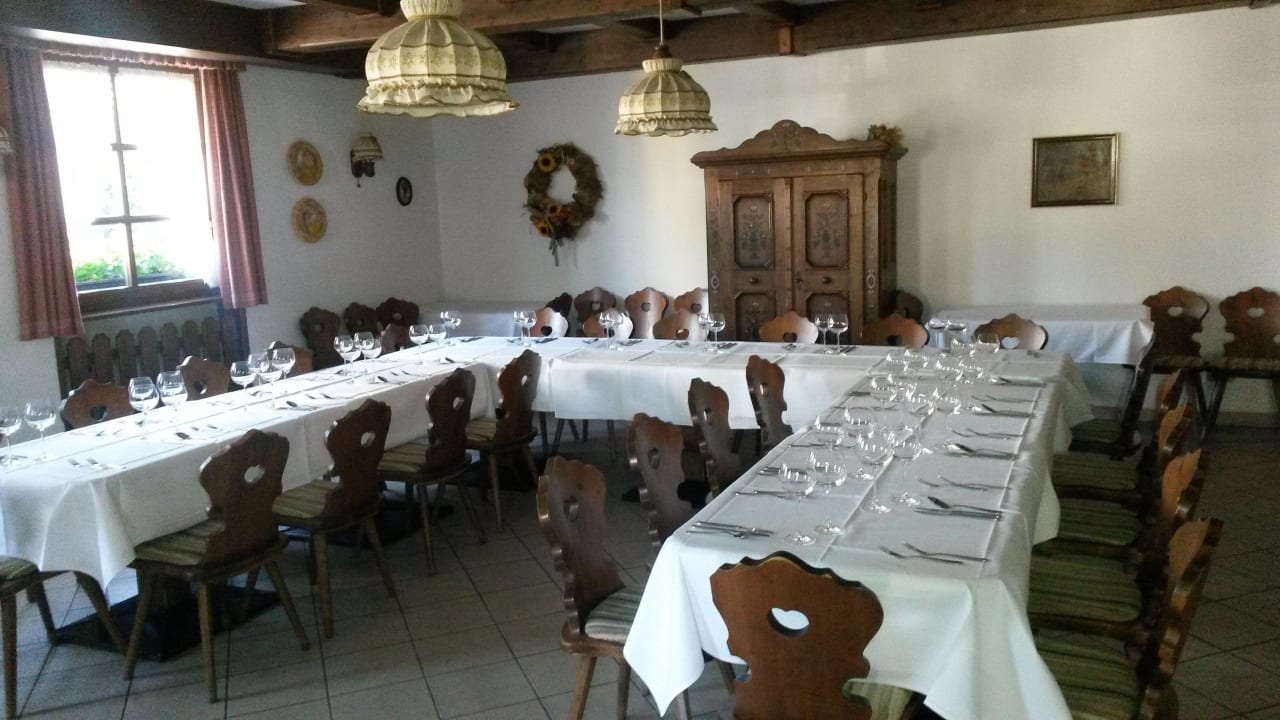 Festbestuhlung im Konferenzraum Hotel Almenrausch
