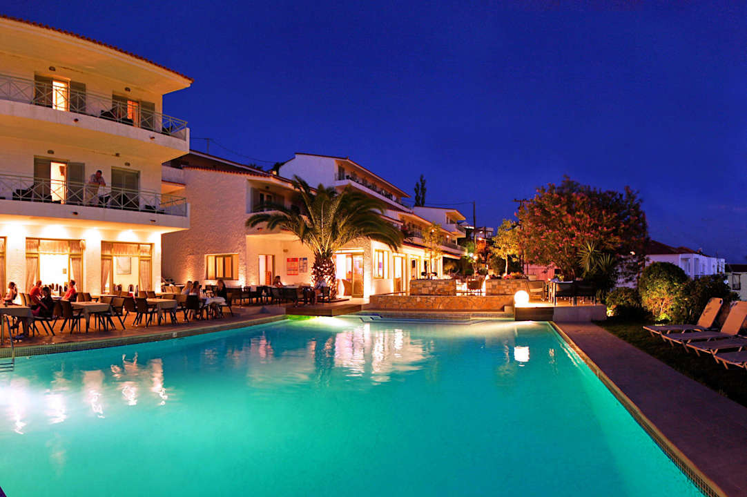 Nice pool Hotel Sandy Bay