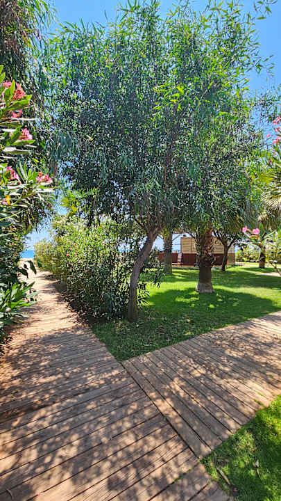 Strand Xanadu Resort Hotel