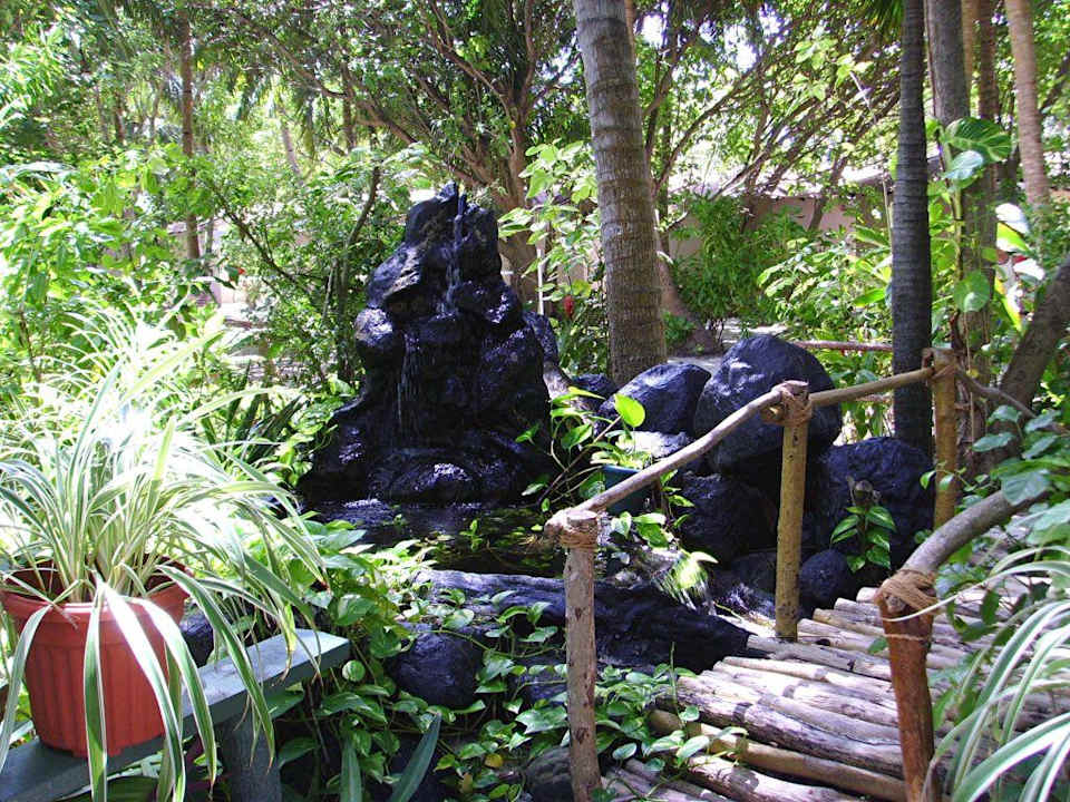 Springbrunnen im Garten Summer Island Maldives