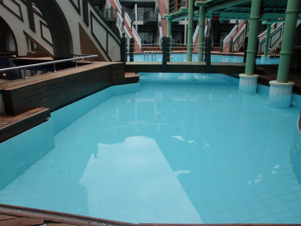 Poolanlage beim Lobbybar und Famielen zimmer Limak Lara Deluxe Hotel & Resort