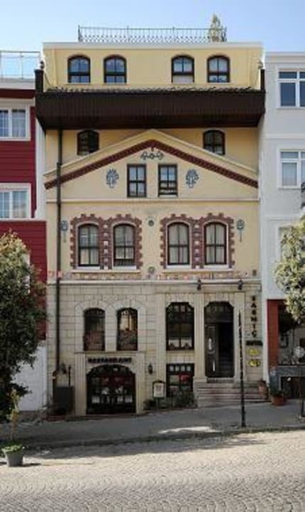 Outside picture Sarnic Boutique Hotel