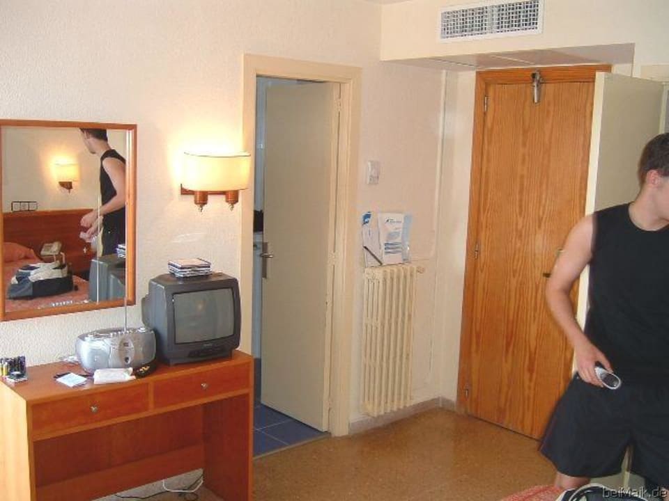 Zimmer vom Bett aus fotografiert THB Maria Isabel - Adults only