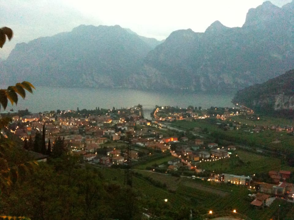 Blick von der Terrasse des Zimmers - Seeblick! Garda Hotel Forte Charme