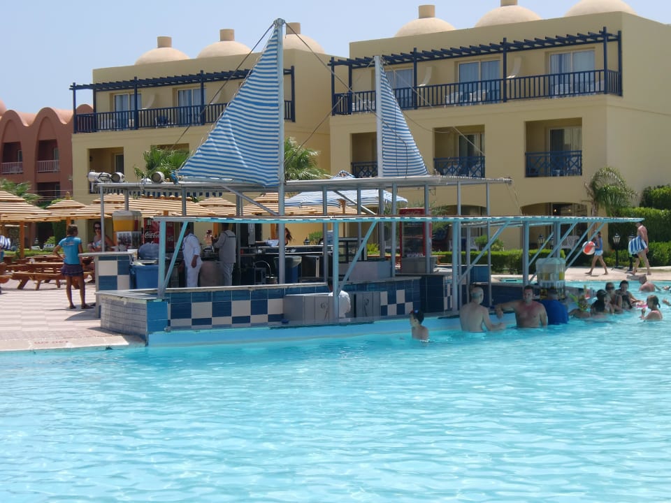 Poolbar von Titanic Beach Hotel Titanic Palace