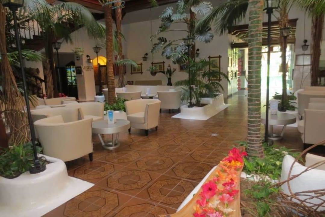 Blick in die Hotelhalle Monopol