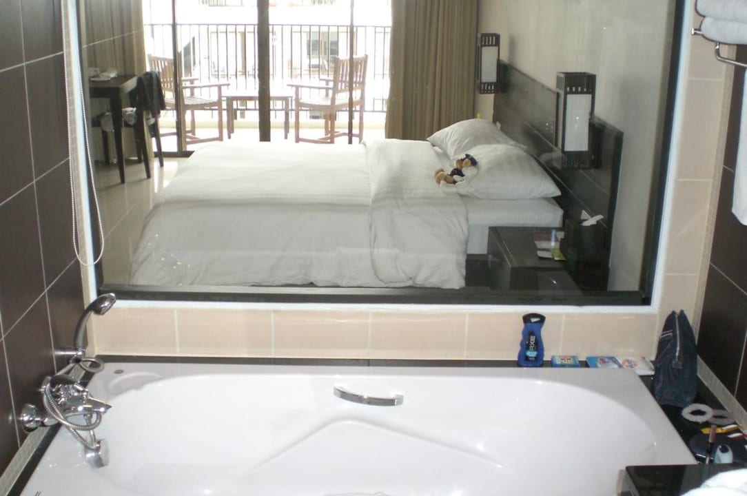 Badewanne Deevana Plaza Phuket Patong