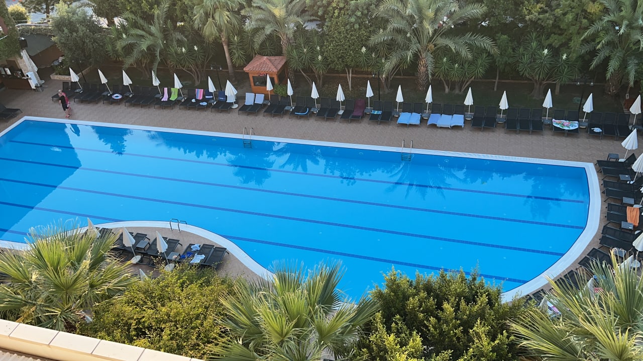 Pool Telatiye Resort
