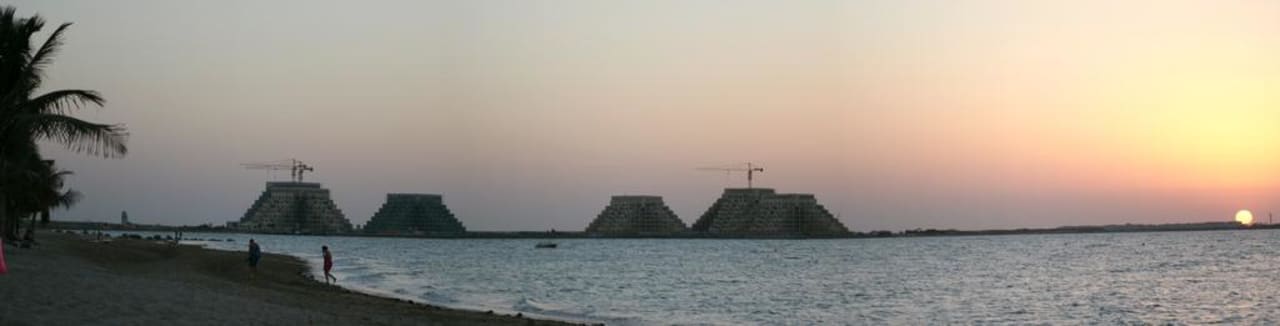 Sonnenuntergang BM Beach Resort