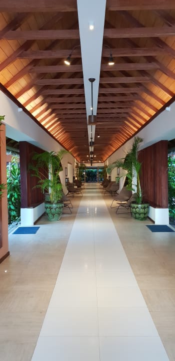 Lobby Bayview - the beach resort