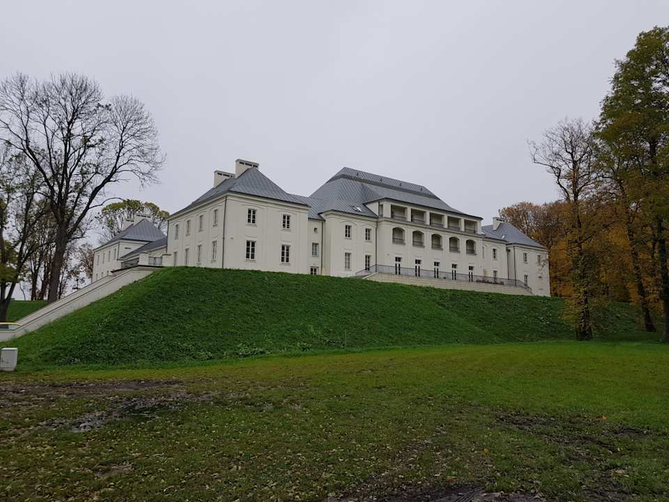 Außenansicht Zamek Biskupi Janów Podlaski Hotel