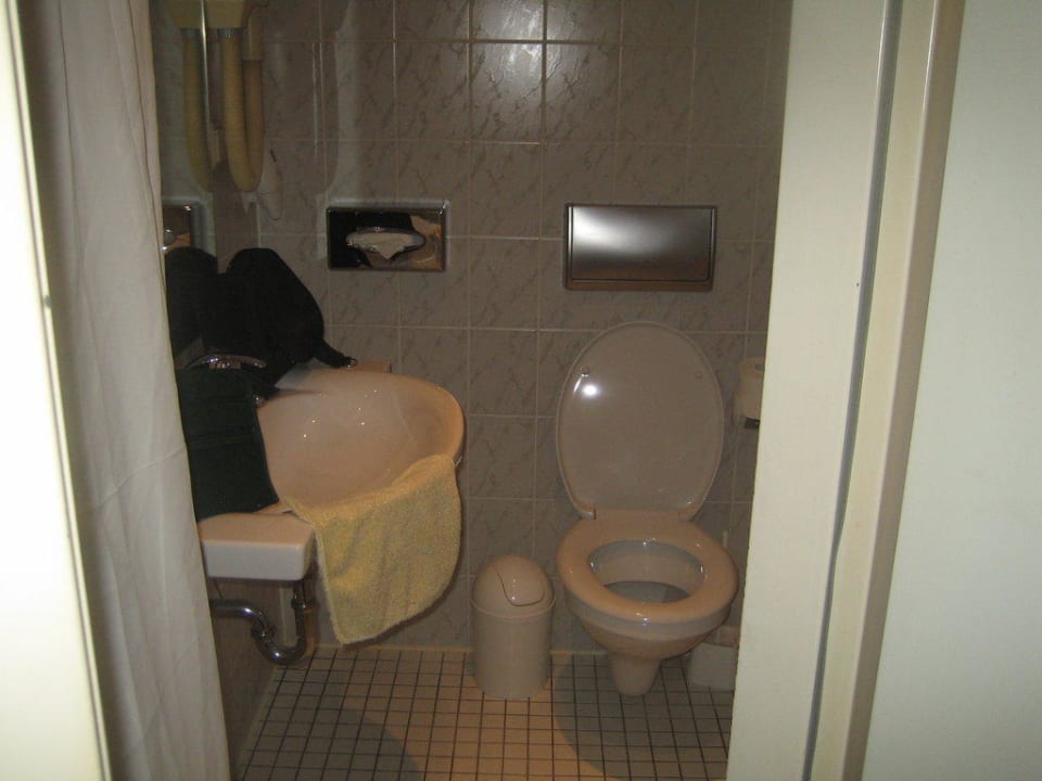 Badezimmer acom Hotel Berlin Kurfürstendamm