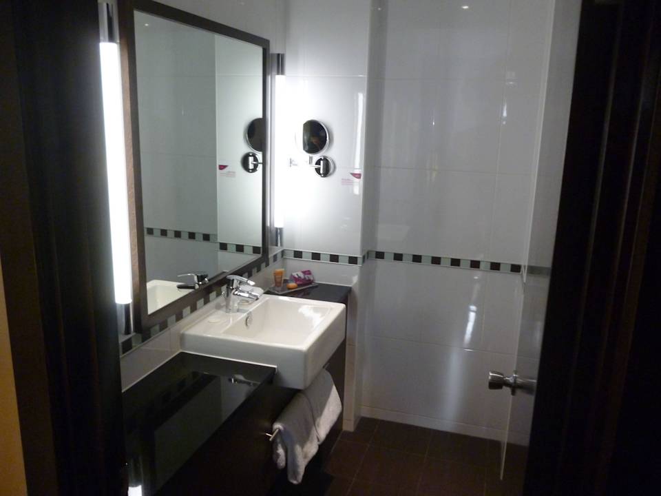 Łazienka Crowne Plaza London - Gatwick Airport