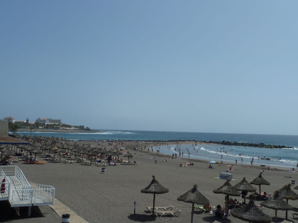 Am Strand 500m vom Hotel HD Parque Cristobal Tenerife