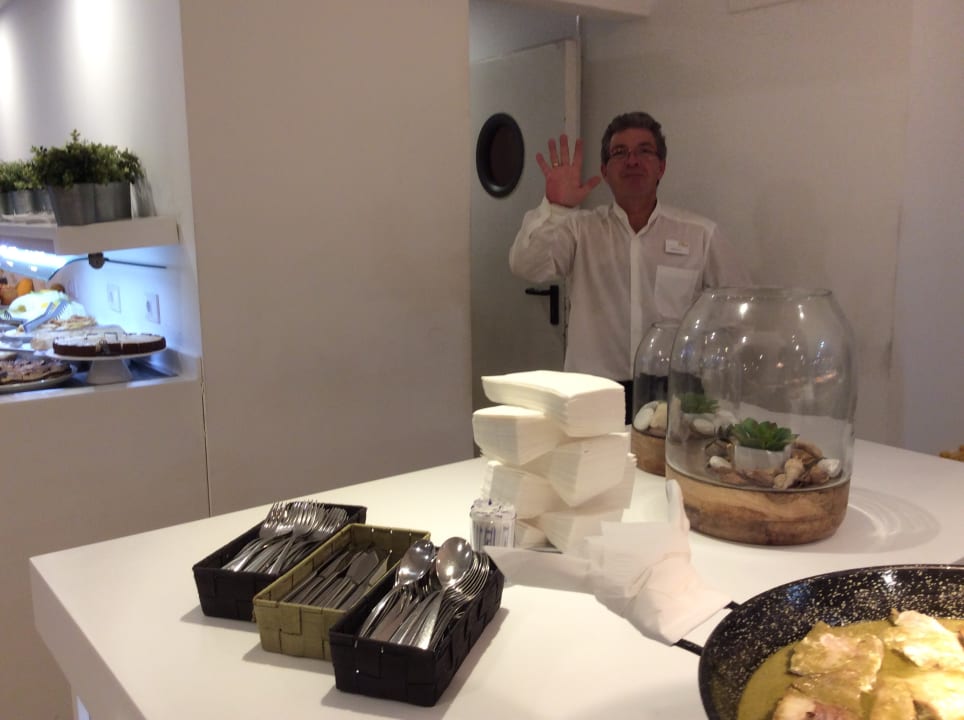 Freundliches, hilfsbereites Servicepersonal Hotel LIVVO Anamar Suites